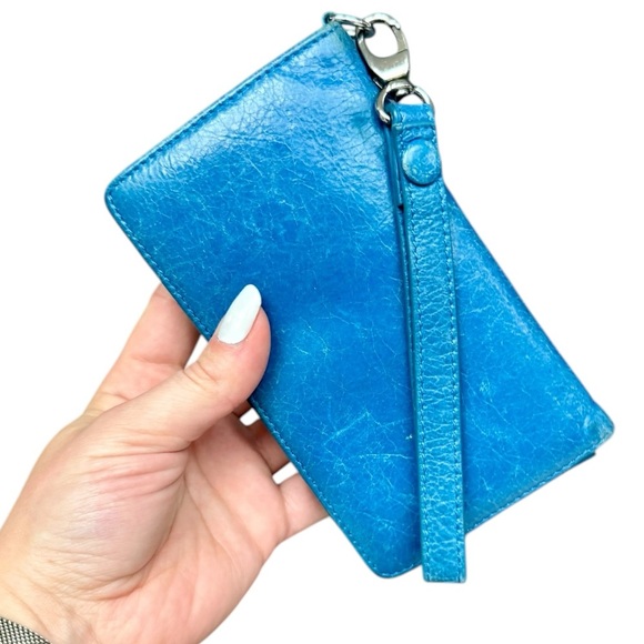 Hobo International Blue Tumbled Leather Wristlet Wallet Removable Strap GUC - Picture 1 of 14